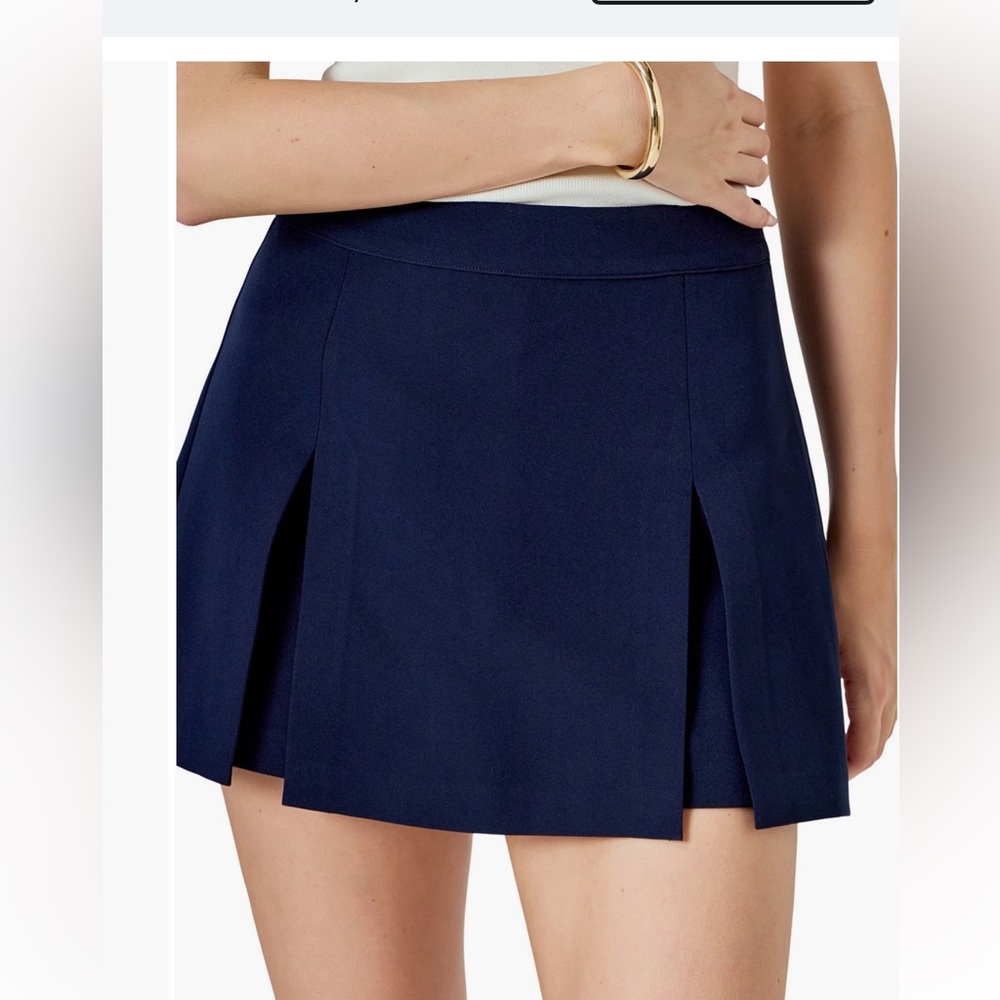 NWOT Nordstrom Navy Pleated Mini Skort